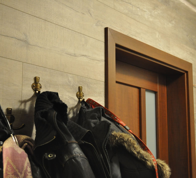 Vinylová podlaha na stene